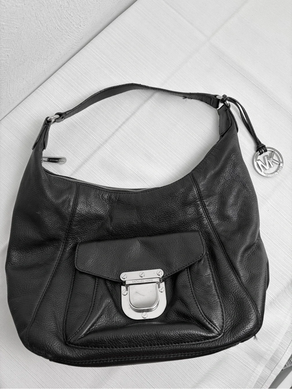 MICHAEL KORS Fulton Pebbled Leather Hobo Shoulder Bag Purse Minimalist Neutral